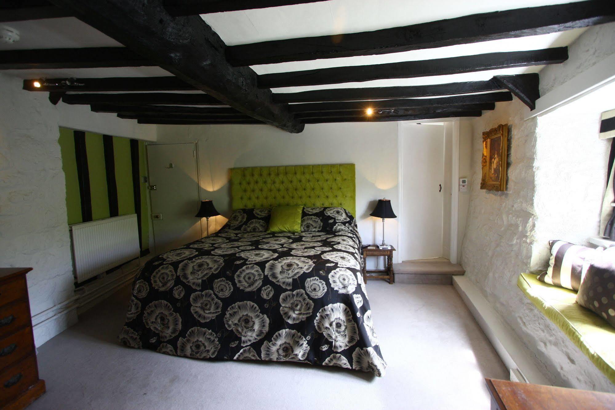 The Oxenham Arms Hotel Devon South Zeal Exterior photo